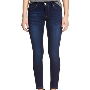 1822 Denim Butter Skinny Jeans